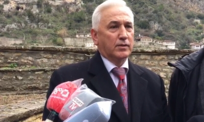 Nasip Naço nis fushatën, kërkon vota me SMS për Partinë Socialiste. Ja si i përgjigjet militanti i LSI: Nuk mbetet Berati pa dhallë se ngordhi një dhi në…