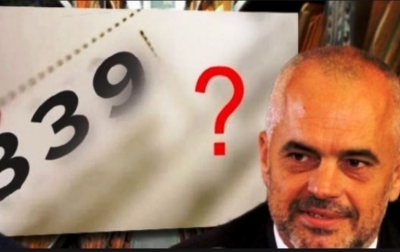 Foto/ 'Hani, pini dhe rrëmbeni...'/ Berisha sulmon 'Ansamblin Avdyli-Lala' me vargjet e Ali Asllanit