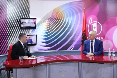 Presidenti Meta: Mazhoranca bën edhe palën edhe arbitrin në fushë. Po kërkon të imponohet përmes marifeteve