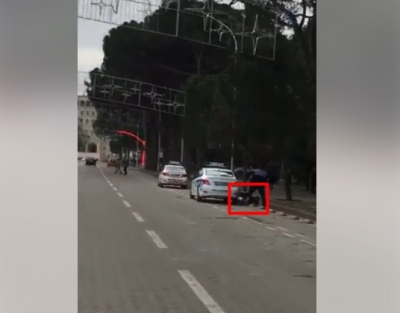 Berisha publikon videon kur policia e Lleshajt shkel me këmbë flamurin kombëtar në protestën kundër Vuçiçit