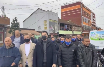 Basha pritet me thirrje dhe ovacione në Kamëz: I kam parë nga afër dhimbjet tuaja, më 25 prill të gjithë në kutitë e votimit