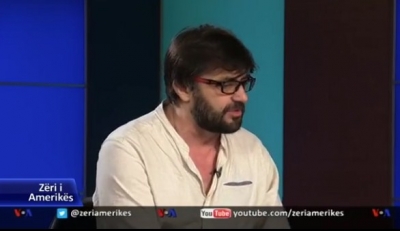 "Shteti i Edi Ramës i kapur nga krimi", pjesmarrësi i protestës kundër Sorosit flet në VOA