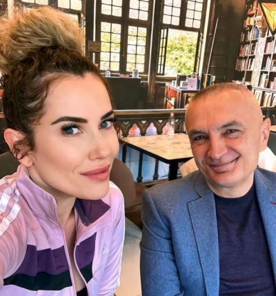 Berisha dhe Rama me podcast/ Meta flet për ndryshimin në 14 maj dhe publikon foton me gazetaren e njohur: Do përpiqem që…