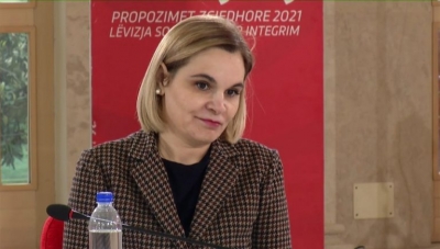 Kryemadhi takim në Fier: Arsimi parauniversitar është prioritet kryesor i LSI, paga cilësore për mësuesit dhe infrastrukturë moderne