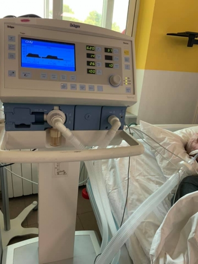 Agron Shehaj dhuron respiratorë dhe pajisje jetike për spitalin COVID 2, shefja e reanimacionit: Po shpëtojnë jetë