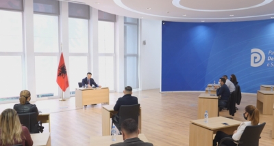 “Internimi apo dëbimi nga vendi s’e zgjidh problemin”, Basha: I ripërsëris planin me 5 pika, t’i vërë gishtin kokës. Ky njeri i ka këto para