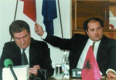 Kush e nxori në pritë Azem Hajdarin? Sali Berisha: Ishte kurth! Nuk ishin nga brenda PD, ja kush e bëri