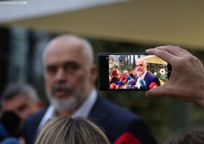 Liria e medias në rënie pikiatë në Shqipëri/ Rama: Jemi shumë të shqetësuar për... situatën në botë
