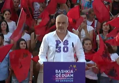 Edi Rama ka frikë të futet në Kukës, organizon miting në fshat