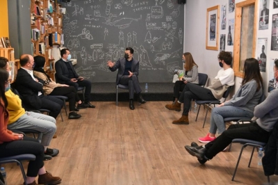 Takimi me të rinjtë profesionistë/ Basha: Pas 25 prillit do mbështesim programet që synojnë punësimin e të rinjve