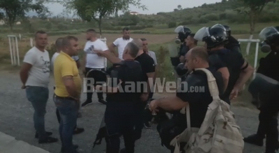 Shkodranët i vendosin flakën materialeve zgjedhore në Vaun e Dejës