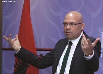 "Vrasje, siguria publike tepër e dobër, mirëpo Qeverisë ... i duhen pare!'