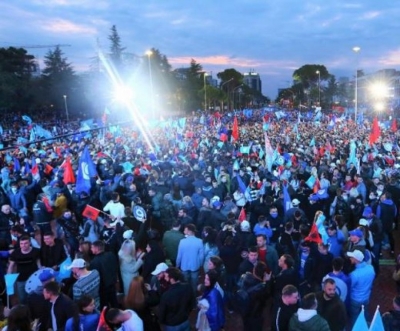 ‘Na rrëmbyen njerëz të PS se mbështetëm PD-në’/ Çifti shqiptar fiton azil në Irlandë