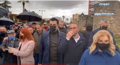 “Do ta mbyllim me bereqet në Elbasan”, Basha: Do të ndërmarrim reformë te thellë arsimore, 25 prilli do jetë dita e ndryshimit për shqiptarët