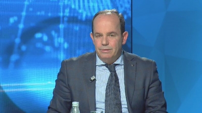 ‘Nuk kemi shtet, s’ka institucione’/ Juristi i njohur Sokol Hazizaj: Ndryshimet kushtetuese, vetëm me konsultim publik