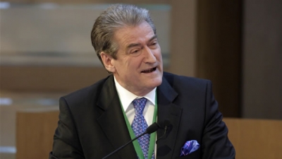 VIDEO/ Stadiumi shpërthen sërish me thirrjet 'Rama ik', Berisha: Revolucion popullor