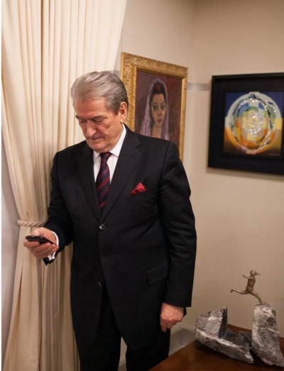 "Mashtrirme dhe vetëm mashtrime nga Edvin Hajduti që i lëshon premtimet si lopa ....!"