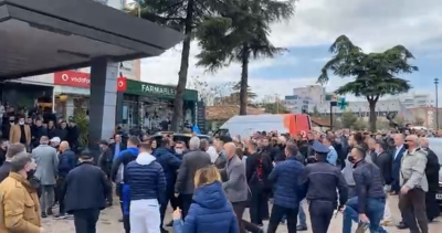 Video e papublikuar se si “ushtarët” e Rilindjes filluan sherrin dhe rrahjet ndaj opozitës dje në Elbasan