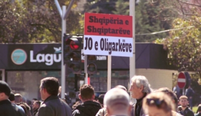 Tirana në shtetrrethim/ Opozita për herë të 7-të në shesh, mazhoranca në Kuvend