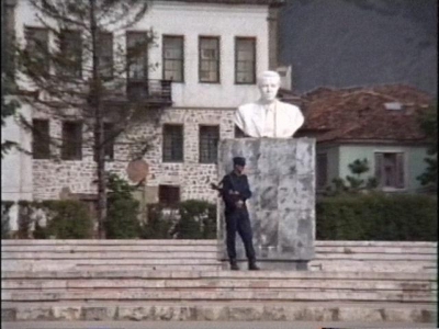 1991/Dekreti i “monumenteve” si pjesë e &quot;paketës antishpifje”