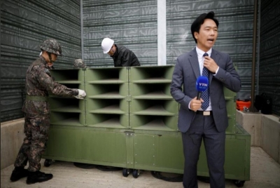 Koreja e Veriut heq altoparlantët e propagandës në kufi