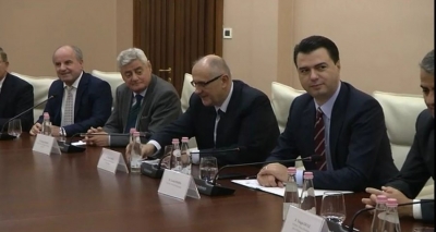 “Zgjedhje të parakohshme”, zbulohet kërkesa e opozitës në takimin me Metën: Brenda javës drafti për …