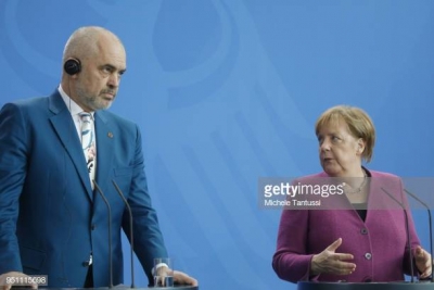 FOTO/ Studiuesi i huaj: Edi Rama ka humbur besueshmërinë në Berlin