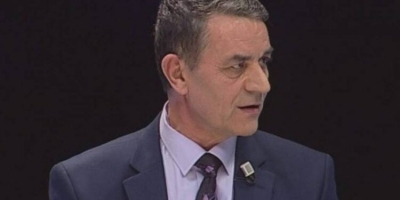 Ish-ministri socialist,Elmaz Sherifi: Mos zhbëni Kushtetutën e miratuar me Referendum në vitin 1998