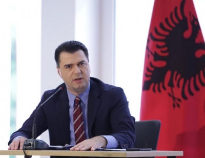 “Nuk do lejojmë që Shqipëria të kthehet sërish në diktaturë”, Basha reagon pas incidentit me Andi Lilën në Kavajë: E turpshme dhe kriminale!