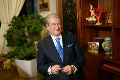 'I prenë veshin klientit'/ Pronari i club-it në Sarandë replikon me Berishën: Mesazhdërguesi, rival që kërkon të na dëmtojë