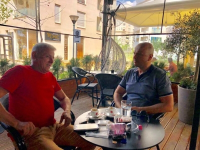 'E rrënuan taksat e banditëve me uniformë'/ Malltezi sjell historinë e ricikluesit që detyrohet të lerë Kavajën për Afrikën