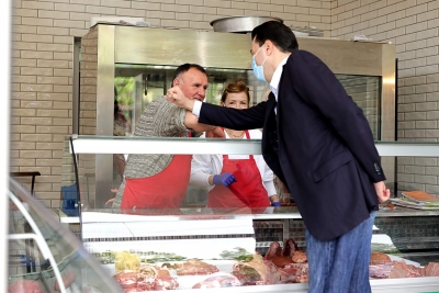 “Nuk kemi marrë asnjë ndihmë, gjithçka me minus”, Basha takon bizneset në Tiranë: Pandemia ekonomike më e rrezikshmja