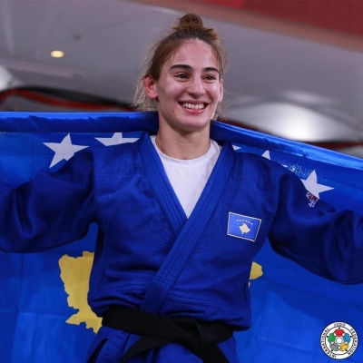 Medalje ari për Nora Gjakova, Presidenti Meta: Lartëson Kosovën dhe krenarinë kombëtare