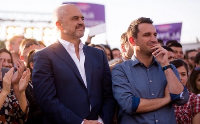 “Ushtri tastieraxhinjsh” për të përhapur propagandën e regjimit dhe sulmuar kritikët