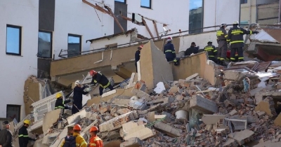 Ndërhyri në strukturën e pallatit që i mori jetën 2 personave gjatë tërmetit të 26 nëntorit. Ndalohet pronari i lokalit në Durrës