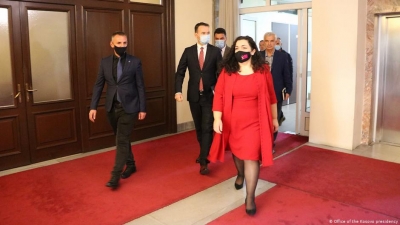 Donald Trump i shkruan Vjosa Osmanit