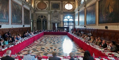 E pandodhur më parë, Qeveria nuk konfirmon takimin me përfaqësuesit e Komsionit të Venecias