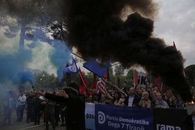 70 mijë protestues nga rrethet janë sot në Tiranë për t&#039;i treguar vendin Ramës