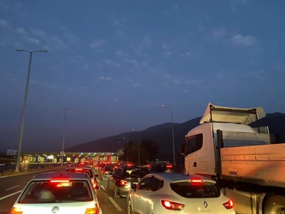 Berisha:Tmerr ne Morine per te hyre ne Shqiperi.Rradha e gjate 5 km.