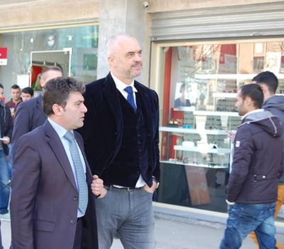 Jo vetem shperthim, por dhe krisma armesh ne zyren e kryebashkiakut të Ramës