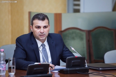 Para me helikopter nga qielli për popullin/ Guvernatori i bankës, çfarë thotë skenari i fundit nëse dështon qeveria