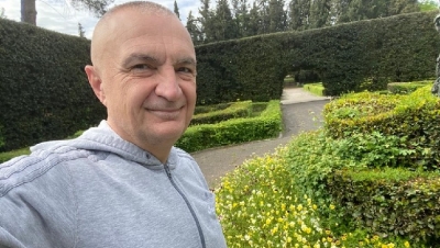 Presidenti Meta publikon foton: Oksigjen pranveror