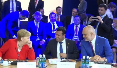 Rama bën kllounin në Samitin e Polonisë (Foto)