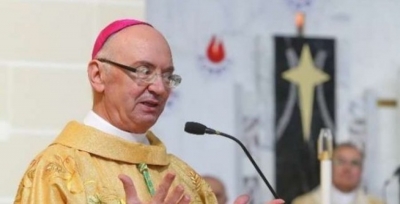 ‘Nëse nuk japim dot dorën njëri - tjetrit, të japim buzëqeshje’, Mesazhi i Imzot Frendos në prag të Pashkeve