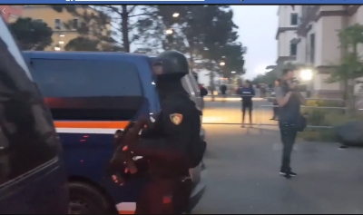 Berisha:Policë të armatosur në protestën e artistëve.