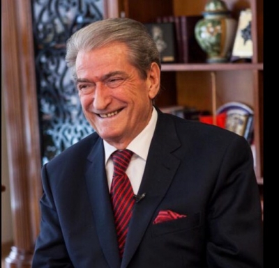 Kush është deputeti që Rama e bleu me 50 mijë euro dhe një hyrje