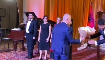 Koncert në Presidencë, Meta pret artistë shqiptarë: Kënaqësi e veçantë të ndiqja tenorin e shquar Armaldo Kllogjeri