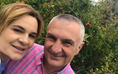 “Ka plasur dashuria e madhe me Ilirin”- Monika Kryemadhi rrëfen karantinimin me Presidentin: Planet për një fëmijë të katërt …