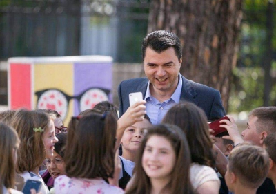 "Basha uron 1 Qershorin/"E ardhmja e fëmijëve shqiptarë do të jetë si ajo e fëmijeve europianë"