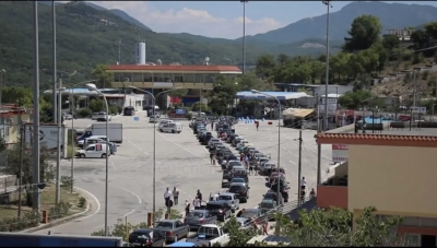 Fatura e rëndë për emigrantët/ Çmimet e biletave u rritën, u shtua edhe kostoja e testit të Covid